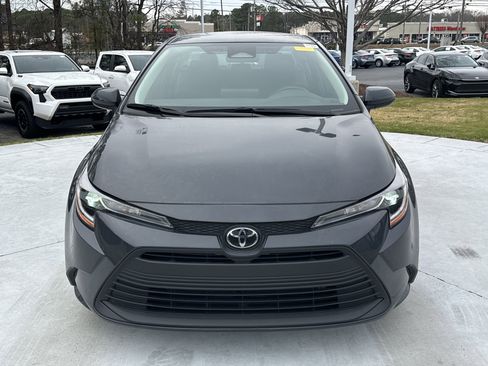 Used 2024 Toyota Corolla LE image 3