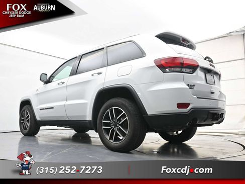 Used 2020 Jeep Grand Cherokee Trailhawk AWD/4WD image 24
