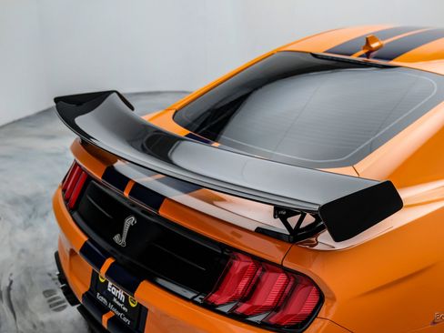 Used 2020 Ford Mustang Shelby GT500 w/ Carbon Fiber Track Pack RWD image 19