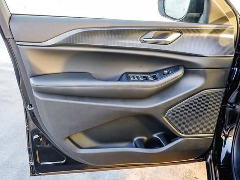 New 2025 Jeep Grand Cherokee Laredo X w/ Luxury Tech Group I image 22