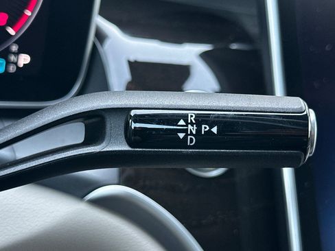 Used 2023 Mercedes-Benz GLC 300 image 16