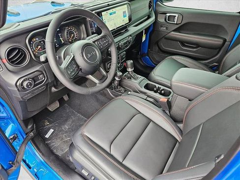 New 2026 Jeep Gladiator Rubicon w/ Steel Power Dome Hood Package AWD/4WD image 3