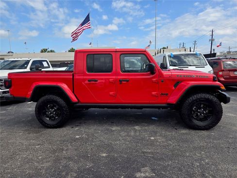 Used 2024 Jeep Gladiator Sport AWD/4WD image 4