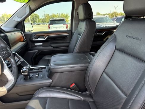 Used 2023 GMC Sierra 1500 Denali w/ Technology Package AWD/4WD image 5