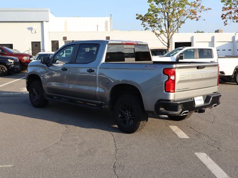 Used 2024 Chevrolet Silverado 1500 LT Trail Boss w/ Convenience Package II AWD/4WD image 8