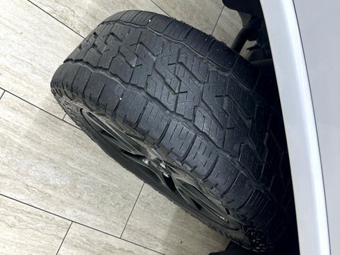 Used 2019 Jeep Grand Cherokee Altitude image 47