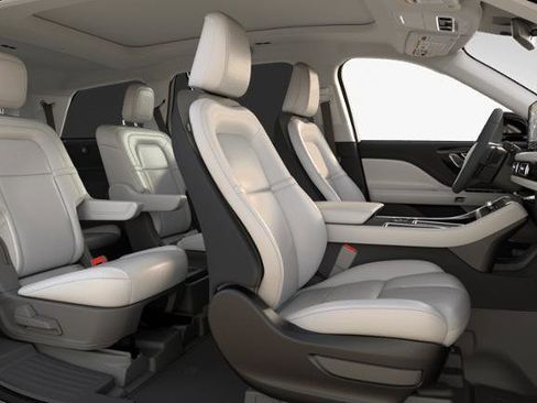 New 2026 Lincoln Aviator Reserve image 5