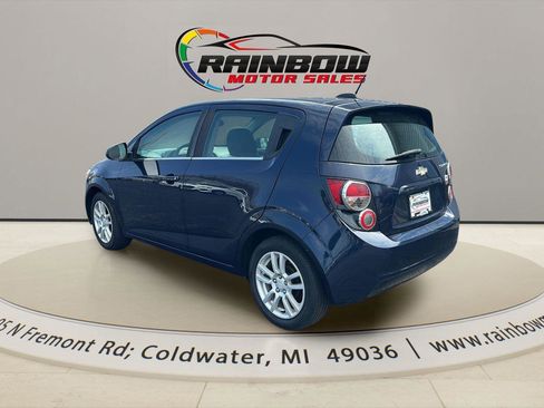 Used 2016 Chevrolet Sonic LT w/ Fun and Sun Package FWD image 5