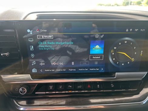 Used 2024 Chevrolet Silverado 2500 LTZ w/ LTZ Texas Edition image 15