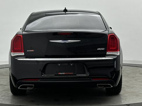 Used 2021 Chrysler 300 Touring L w/ Popular Equipment Group image 8