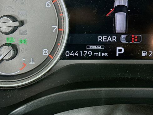 Used 2024 Mitsubishi Outlander SE image 18