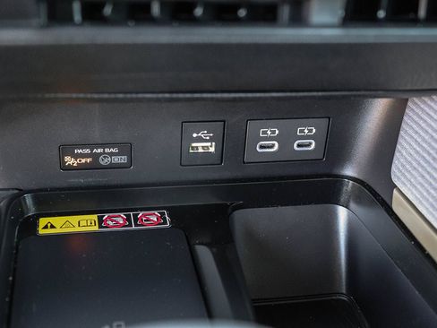 Certified 2025 Toyota Camry SE FWD image 28