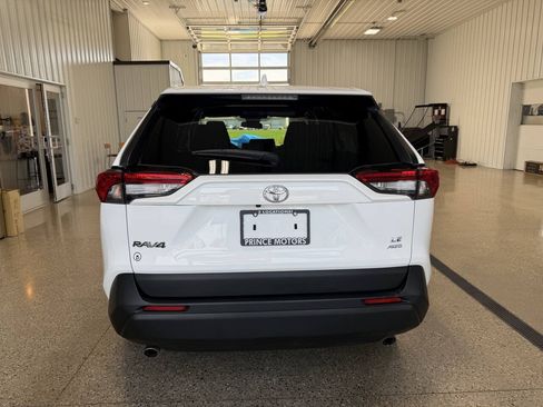 Used 2022 Toyota RAV4 LE w/ Carpet Mat Package (TMS) AWD/4WD image 4