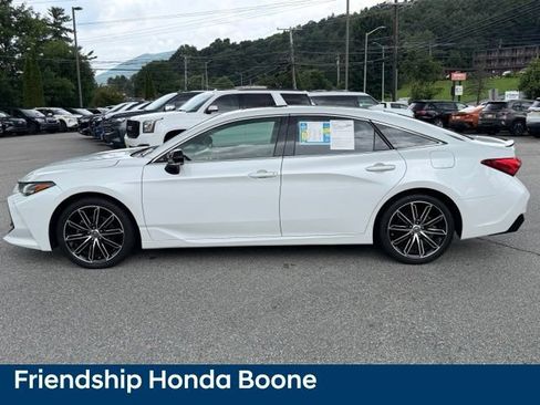 Used 2019 Toyota Avalon Touring w/ Advanced Safety Package FWD image 8