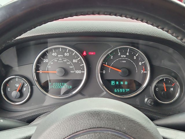 Used 2018 Jeep Wrangler Unlimited Sahara w/ Connectivity Group AWD/4WD image 11