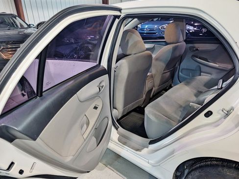 Used 2012 Toyota Corolla LE image 17