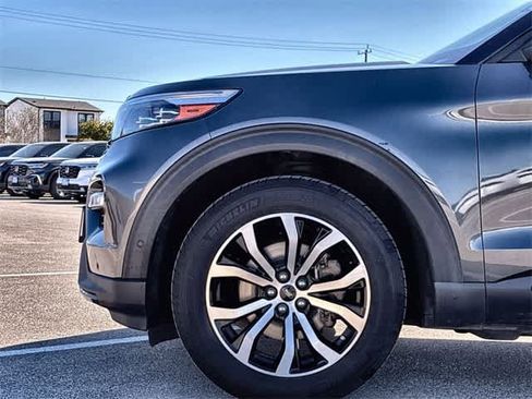 Used 2020 Ford Explorer ST w/ Premium Technology Package image 14