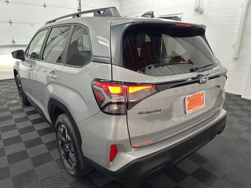 Used 2025 Subaru Forester Premium image 8