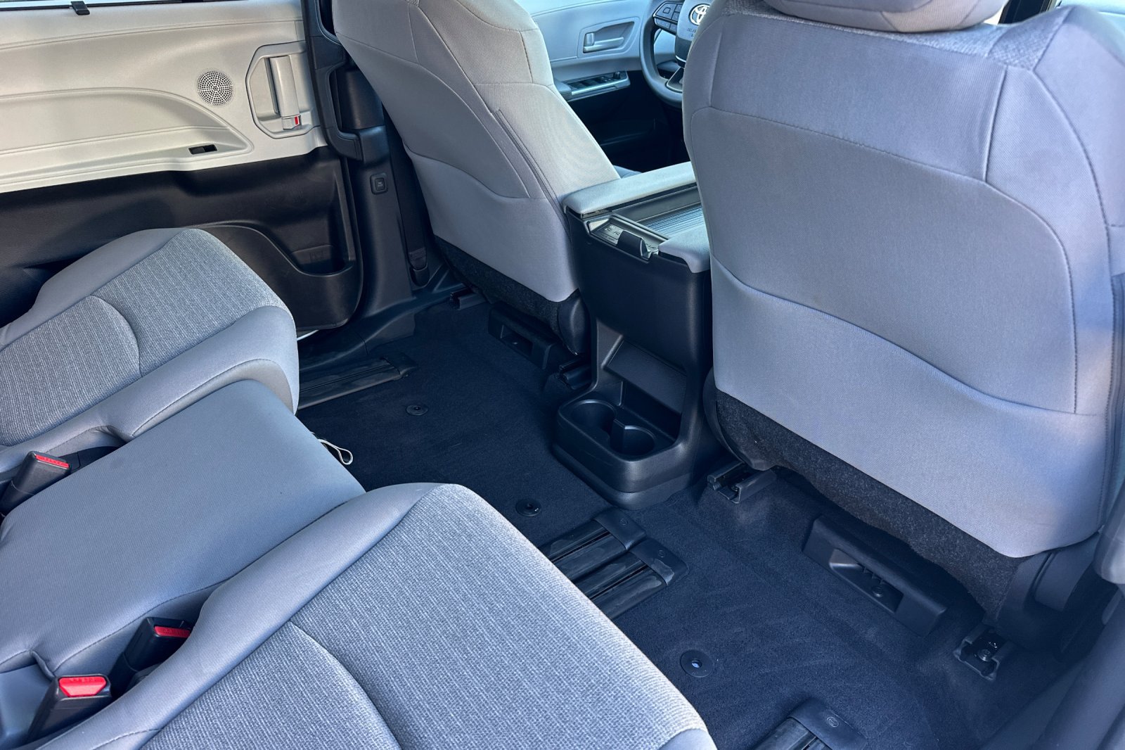 Certified 2026 Toyota Sienna LE FWD image 20