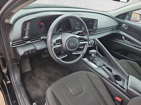 Used 2023 Hyundai Elantra SEL FWD image 9