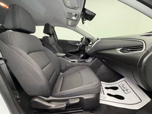Used 2024 Chevrolet Malibu LT w/ Sport Edition image 9