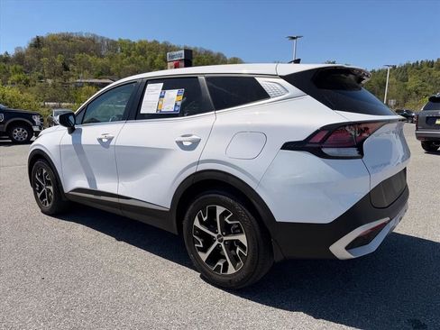 Used 2025 Kia Sportage EX FWD image 5