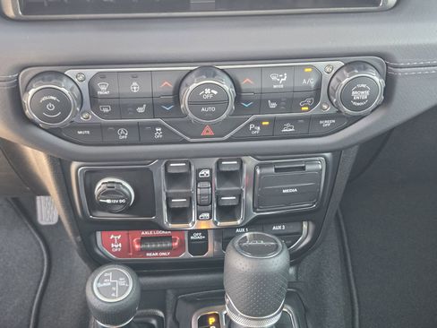 New 2026 Jeep Gladiator Mojave image 17