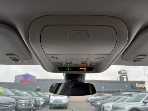 Used 2018 Cadillac XT5 Premium Luxury image 32