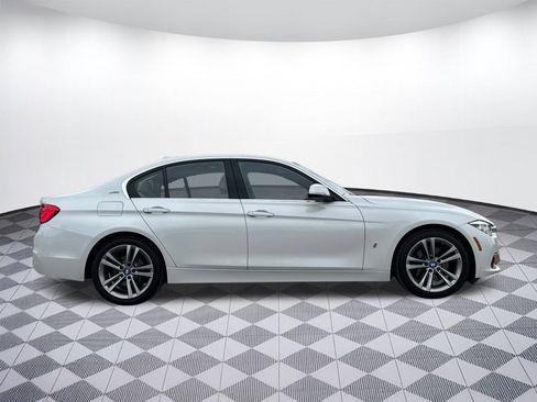 Used 2017 BMW 330e image 7