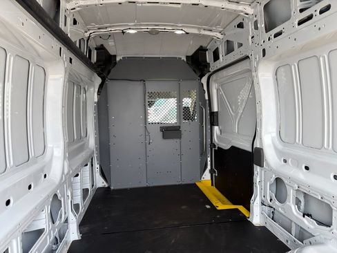 Used 2023 Ford Transit 250 148 High Roof AWD w/ Exterior Upgrade Package image 33