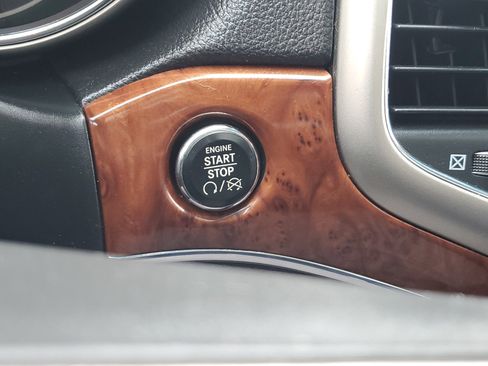 Used 2012 Jeep Grand Cherokee Limited AWD/4WD image 29