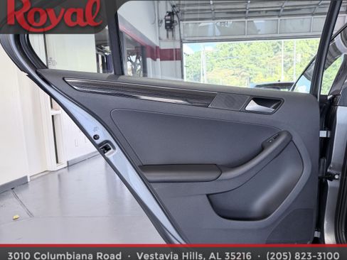 Used 2017 Volkswagen Jetta SEL FWD image 11
