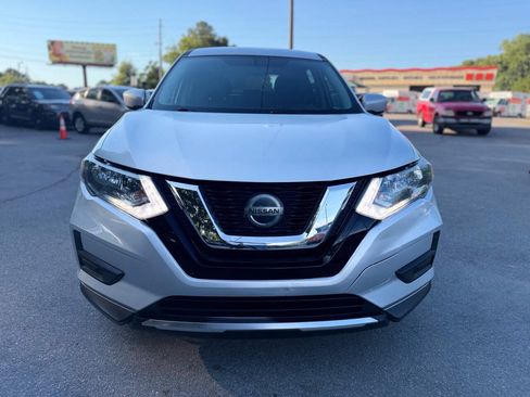 Used 2018 Nissan Rogue S FWD image 3