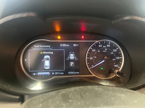Used 2023 Nissan Versa SR w/ Trunk Package FWD image 5