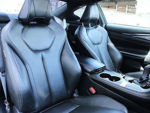 Used 2019 INFINITI Q60 3.0t Luxe w/ Essential Package image 18