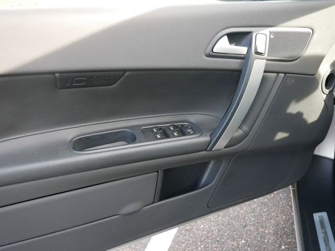 Used 2009 Volvo C70 T5 image 12