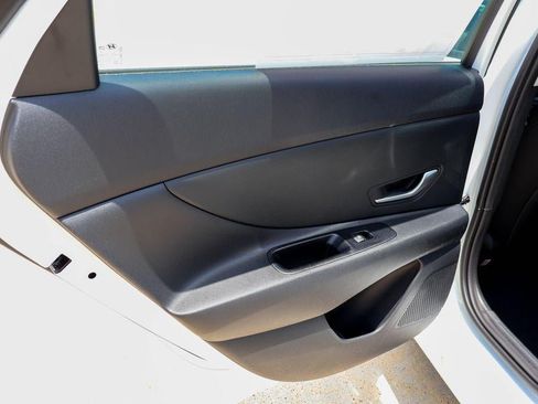 New 2026 Hyundai Elantra SE FWD image 13
