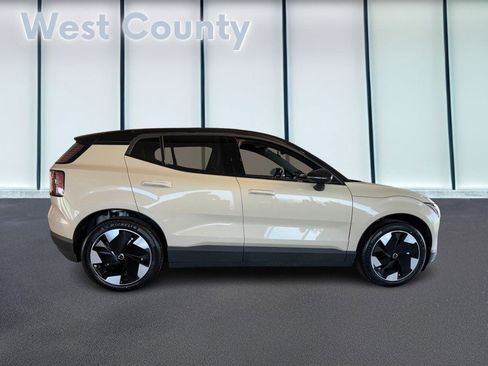 New 2026 Volvo EX30 Plus w/ Climate Package image 2