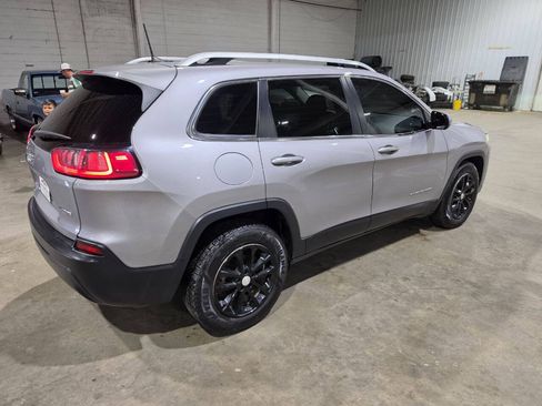 Used 2019 Jeep Cherokee Latitude w/ Popular Appearance Group FWD image 12
