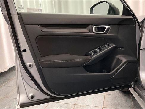 Used 2023 Honda Civic Sport image 9