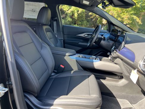 New 2026 Chevrolet Equinox EV LT AWD/4WD image 30