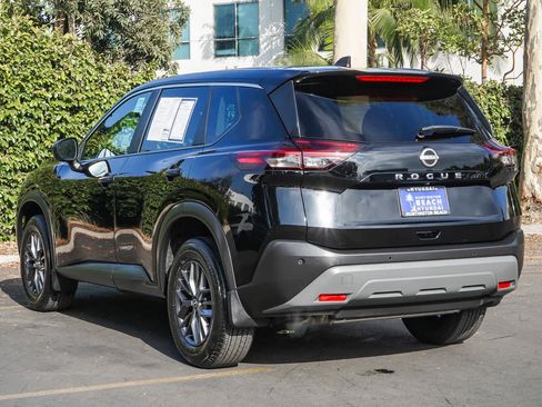 Used 2023 Nissan Rogue S FWD image 4