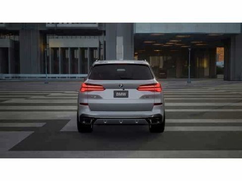 Used 2026 BMW X5 sDrive40i w/ Executive Package RWD image 5