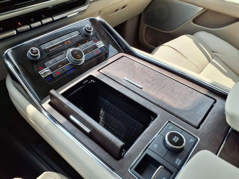 Used 2021 Lincoln Navigator Reserve AWD/4WD image 25