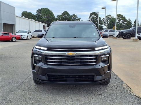 Used 2025 Chevrolet Traverse LT image 23