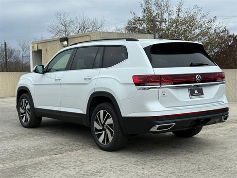 New 2026 Volkswagen Atlas SE image 7