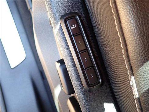 Used 2022 Volkswagen Atlas SEL AWD/4WD image 15