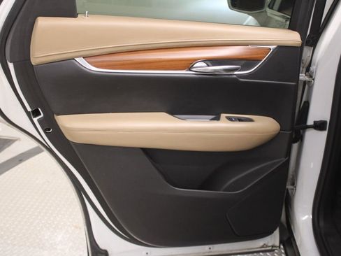 Used 2017 Cadillac XT5 Platinum w/ Driver Assist Package AWD/4WD image 42