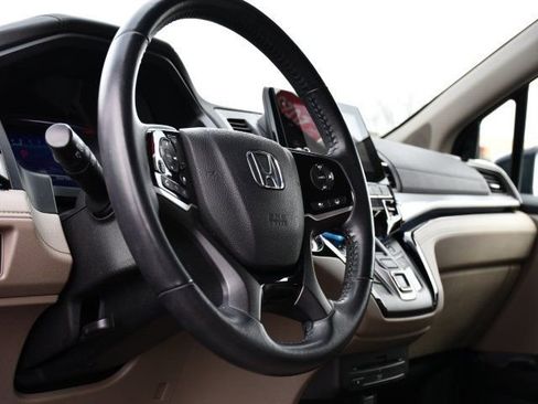 Used 2023 Honda Odyssey Touring image 12