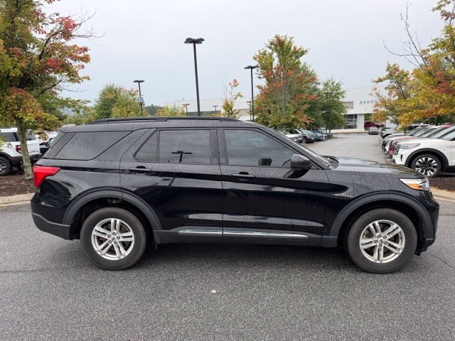 Used 2022 Ford Explorer XLT AWD/4WD image 6